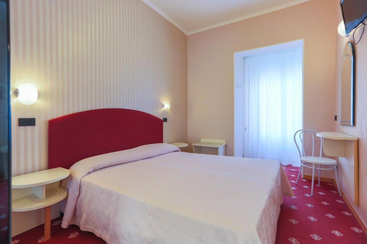 Hotel Souvenir Беллария-Иджеа-Марина Экстерьер фото